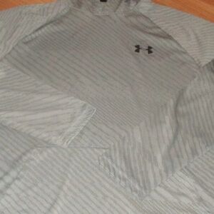 Under Armour Light Gray Patterned Long Sleeve Top
